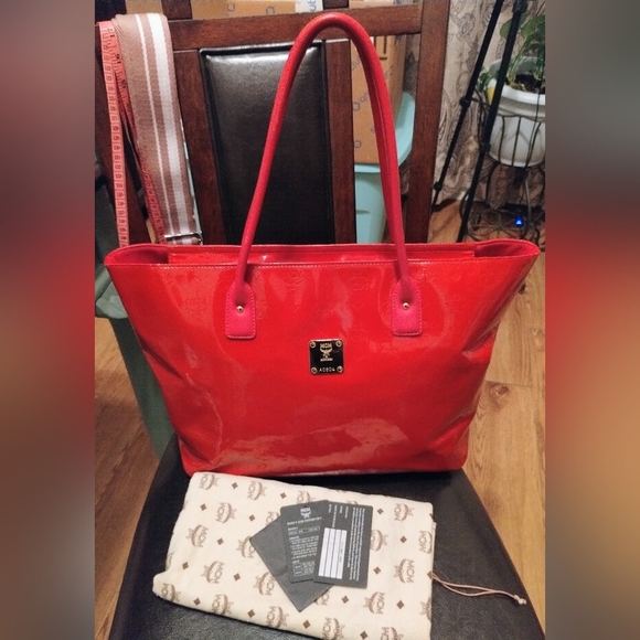 MCM Limited Edition Tote Red Great Pre-loved Condition - Picture 2 of 12